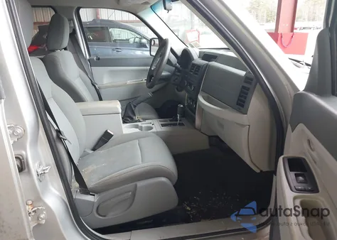 2008 Jeep Liberty Sport z USA, uszkodzony, nr VIN 1J8GN28K38W123553